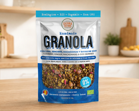 Granola de Cúrcuma, Jengibre, Macadamias y Bayas de Goji · Sierra Eco Foods